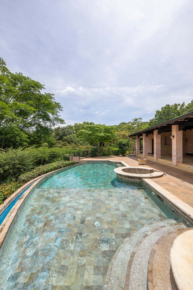 Tuscan Estate with Infinity Pool, Guacima, Alajuela