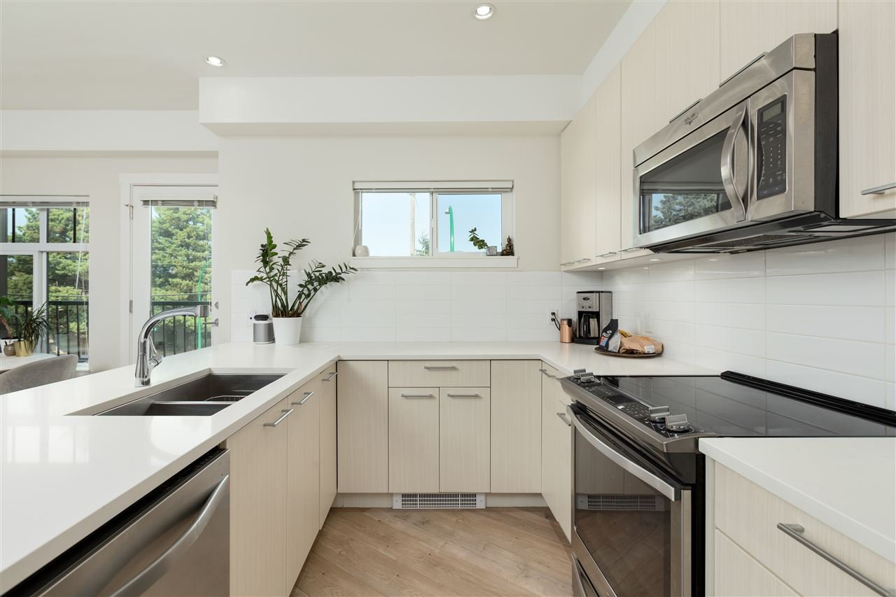 205-7180 Barnet Rd