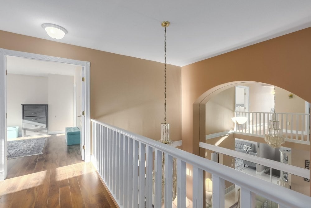 1120 Strathaven Dr