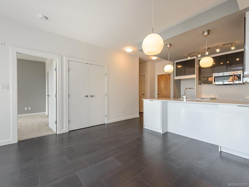221-2871 Jacklin Rd