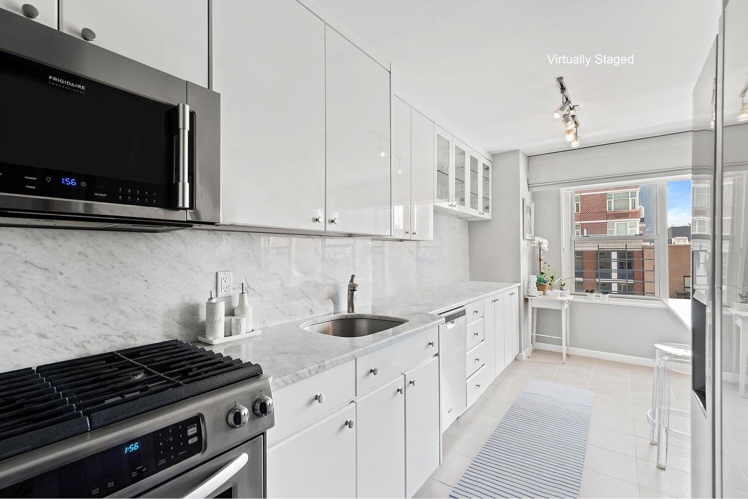 370 E 76th St, Unit A702