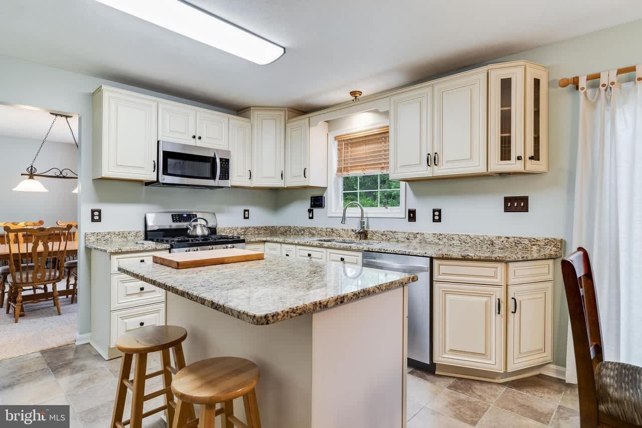 21747 Potomac View Dr
