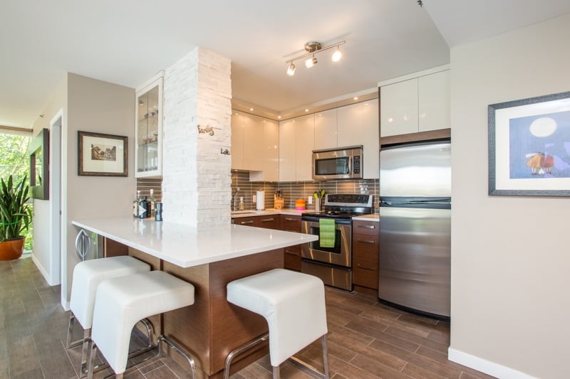 302-4838 Fraser St