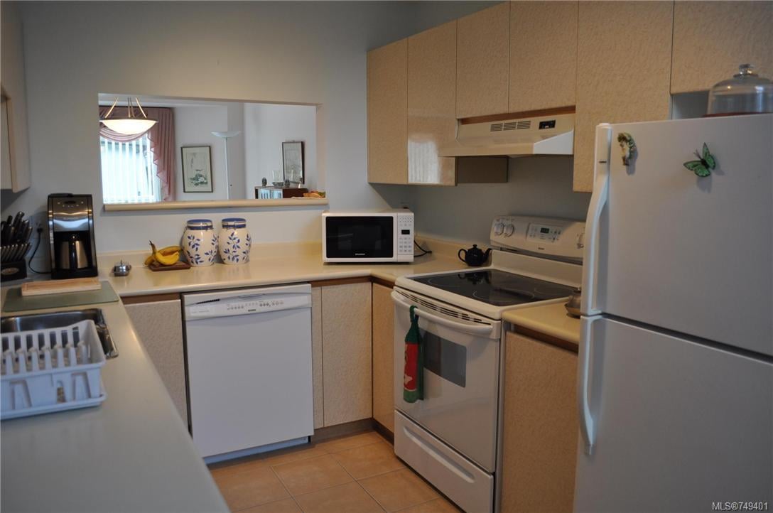 15-5110 Cordova Bay Rd