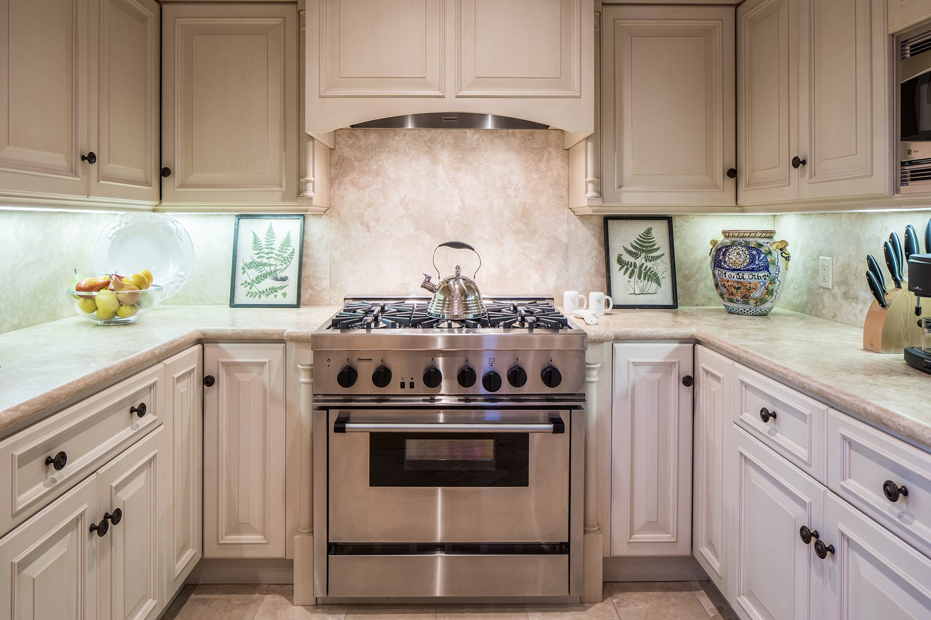 Downtown Carmel Luxury Condo - Dolores 3 SE of 7th # 1