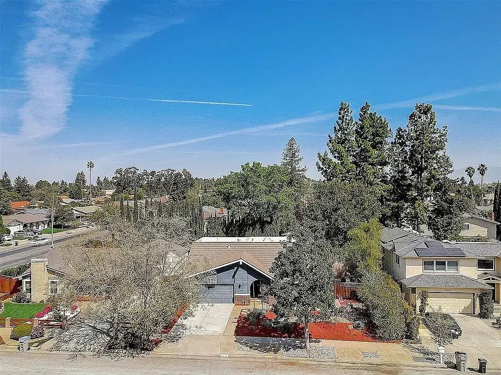 6139 Paso Los Cerritos