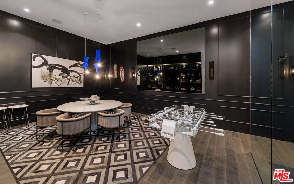 Velvet House