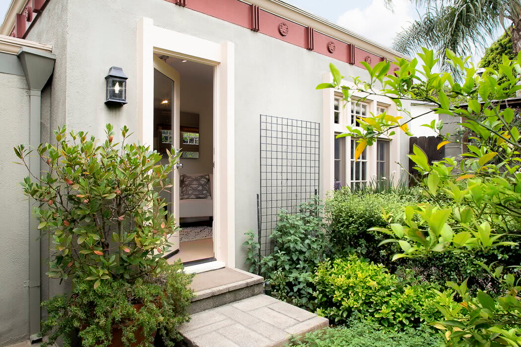 8834 Dorrington Avenue