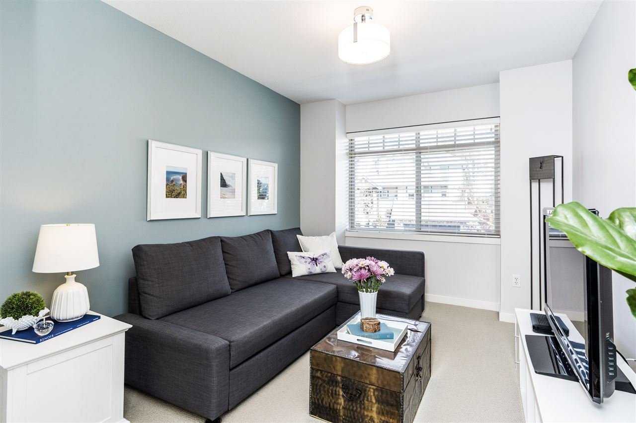 80-55 Hawthorn Dr