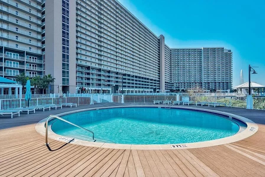 9860 S Thomas Drive Unit 1015