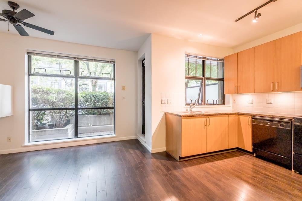 101-2065 W 12th Avenue, Vancouver