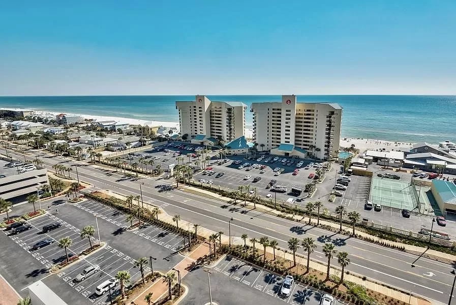 9860 S Thomas Drive Unit 1015