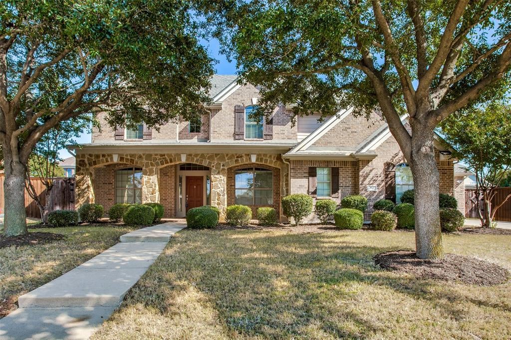 916 Blue Jay Dr
