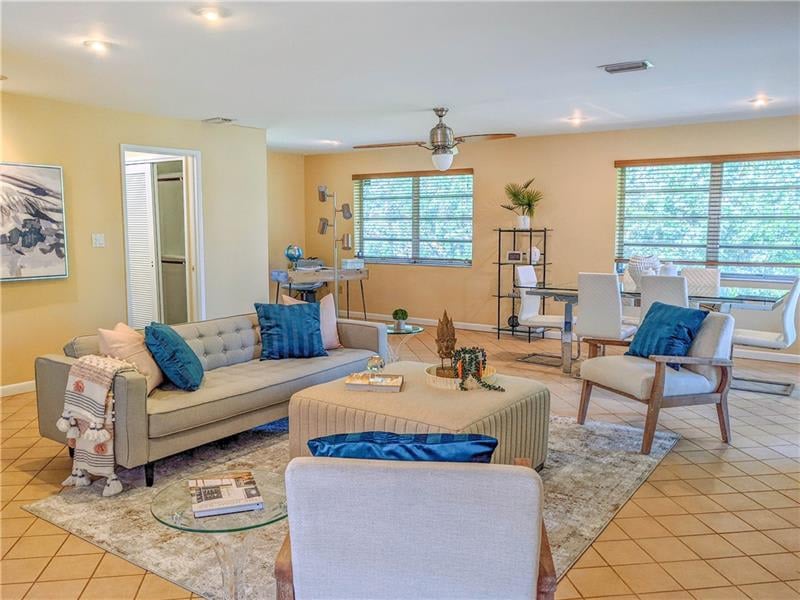1437 SW 13th Ct
