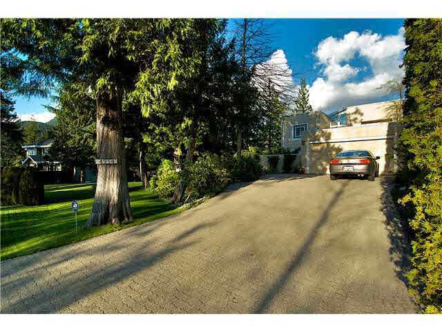 4954 Pinetree Cres