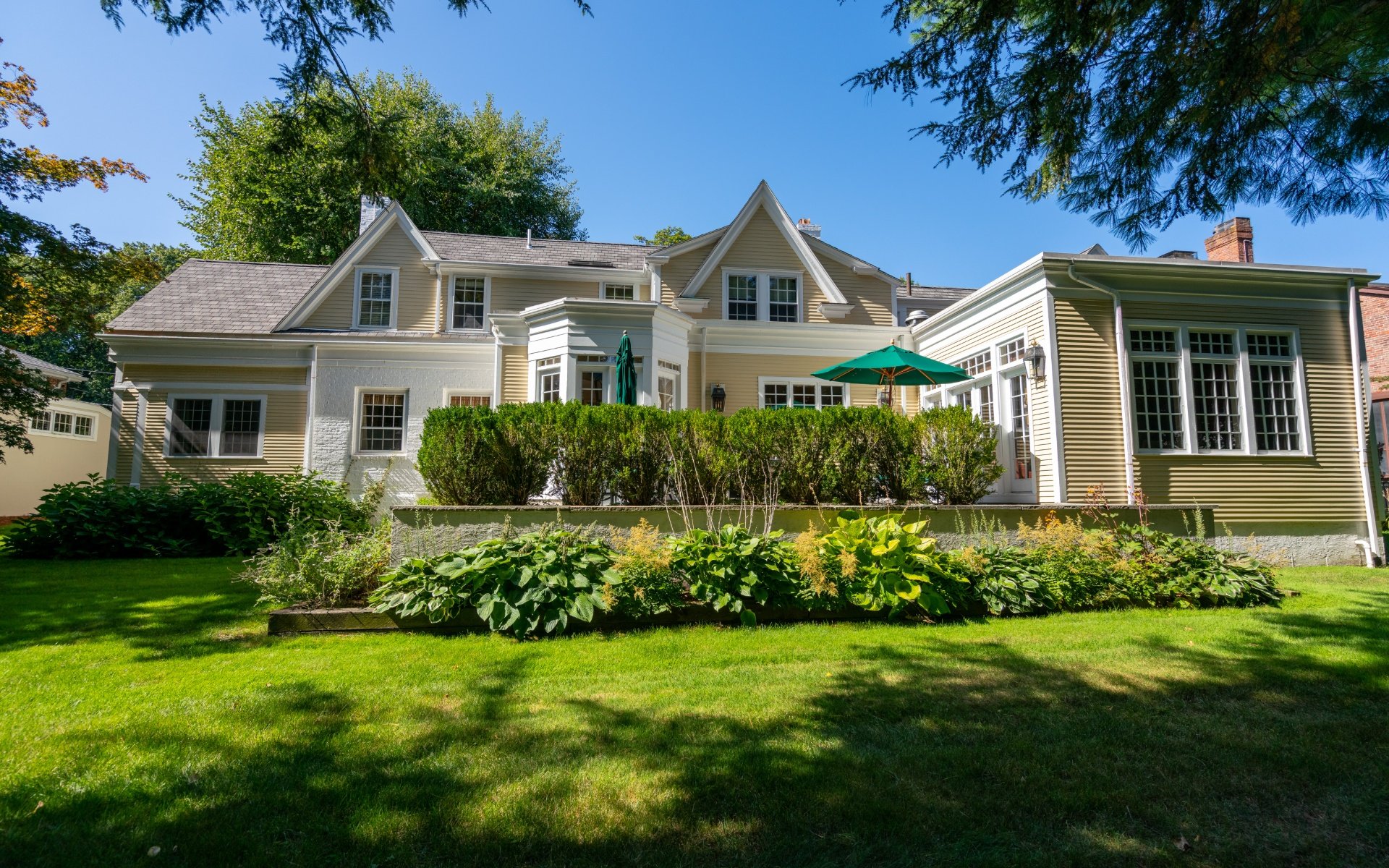 112 Gordon Rd | Under Contract