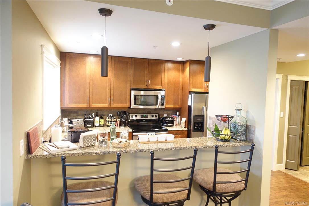 208-2881 Peatt Rd, Langford