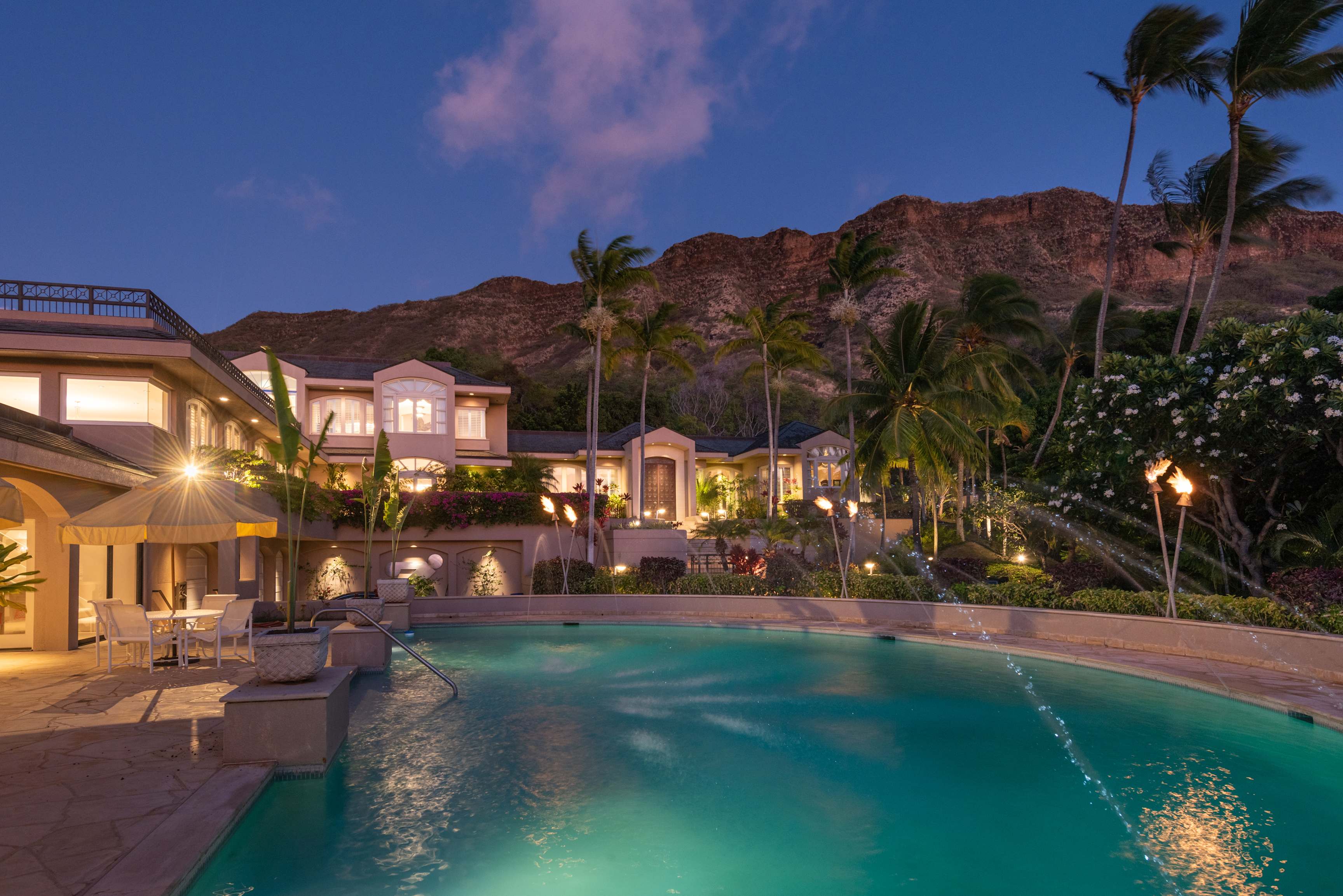 Carole Kaili Daly , R - Hawaii Real Estate