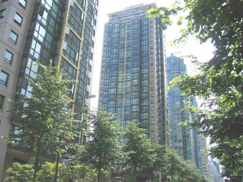 701-1331 Alberni St