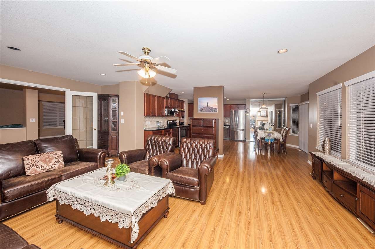 3329 Rosalie Ct