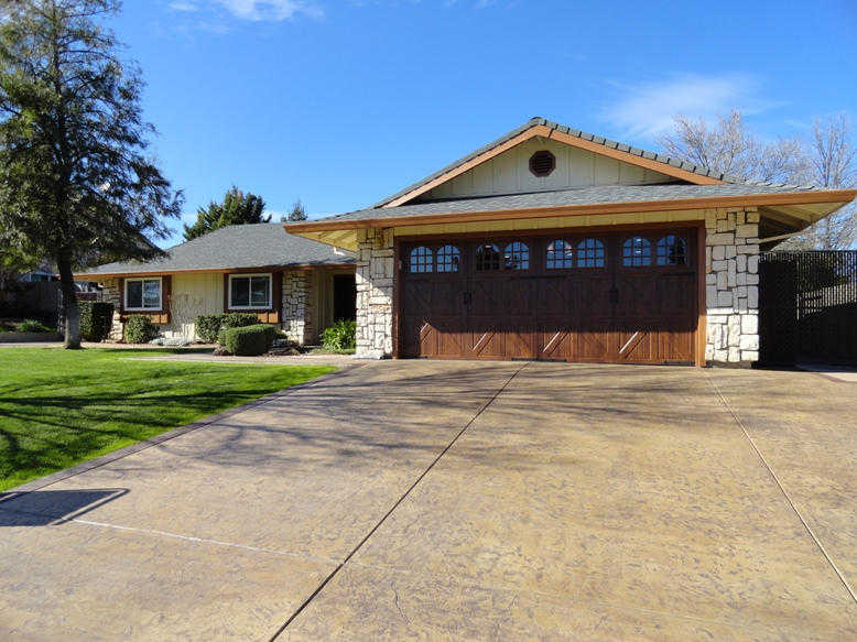 2740 Howard Dr