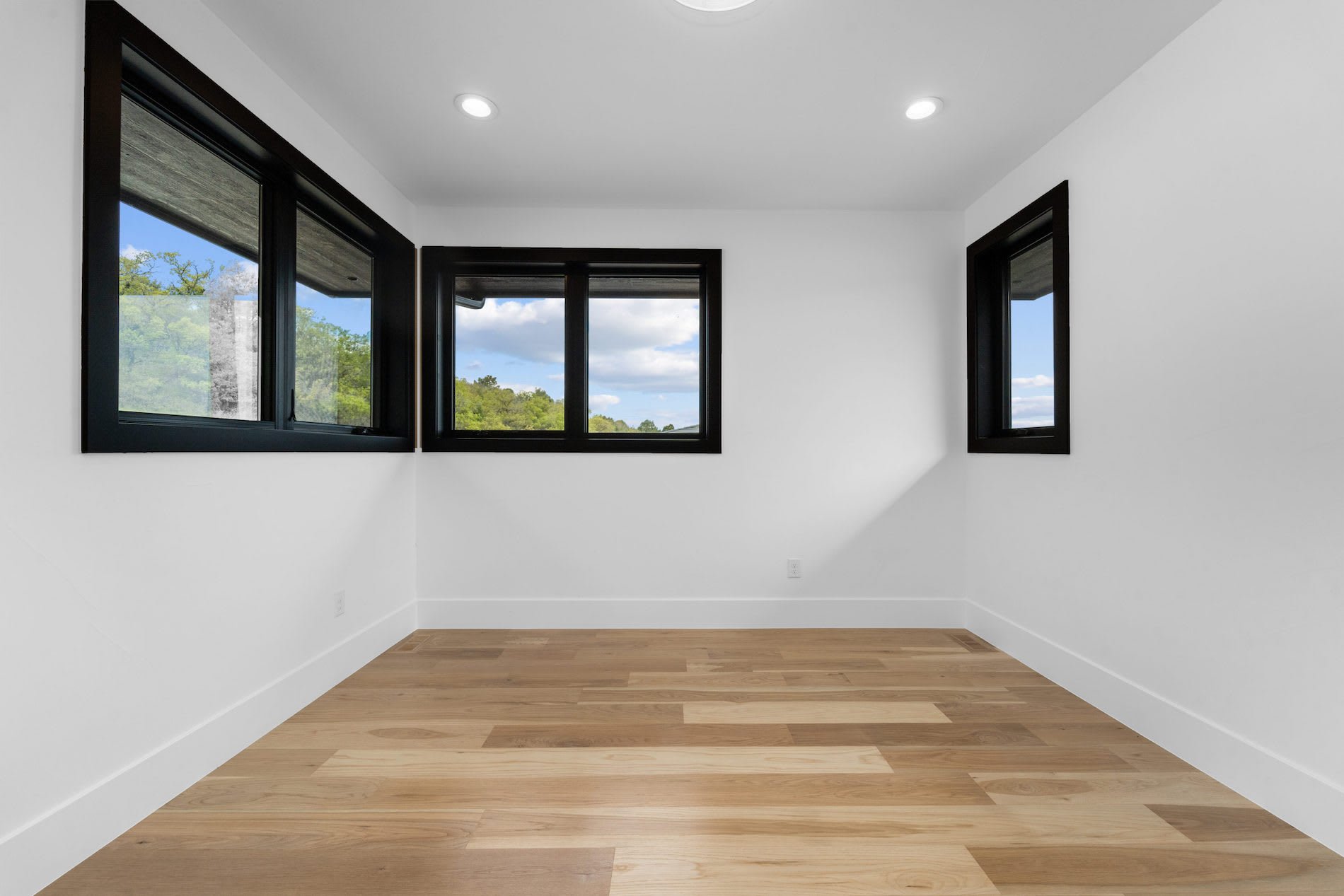 8077 Raphael Lane