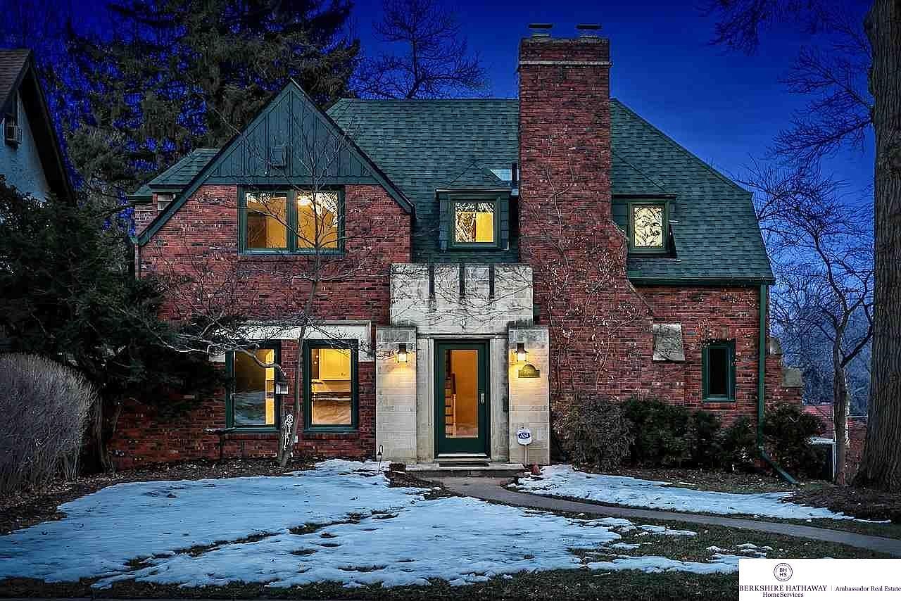 2503 N 55th St | Country Club