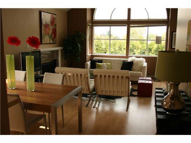 221-2960 E 29th Ave