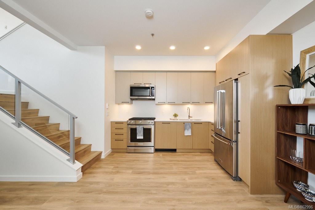 103-9775 Fourth St, Sidney