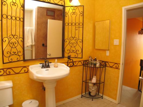 4425 Whitsett Ave 219