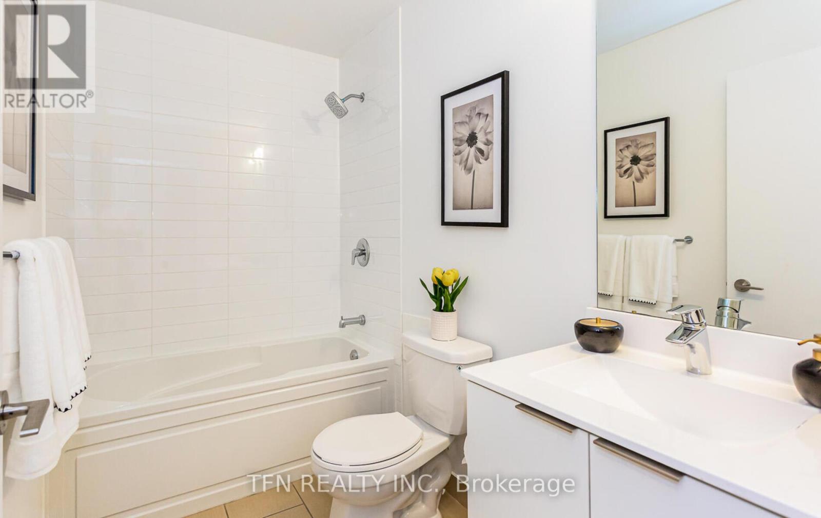 20 Shore Breeze Drive, Unit 213