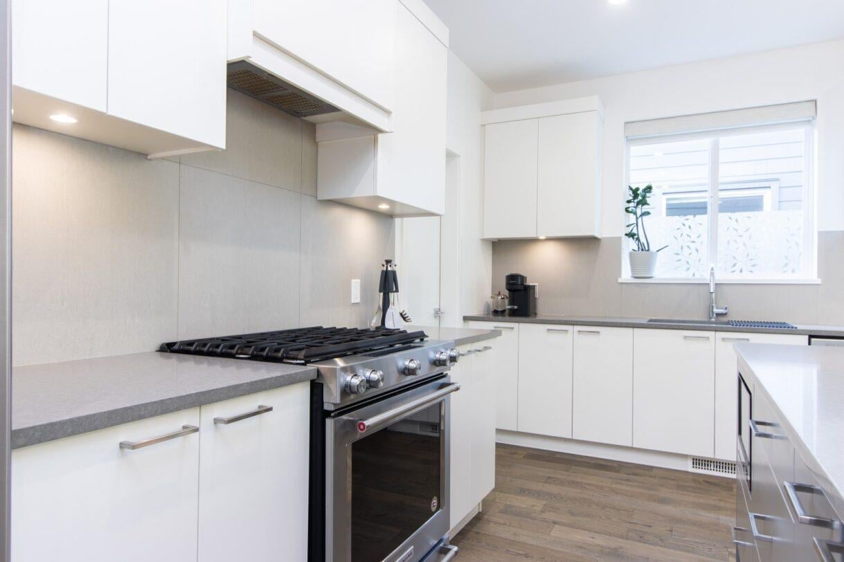 39253 Falcon Cres