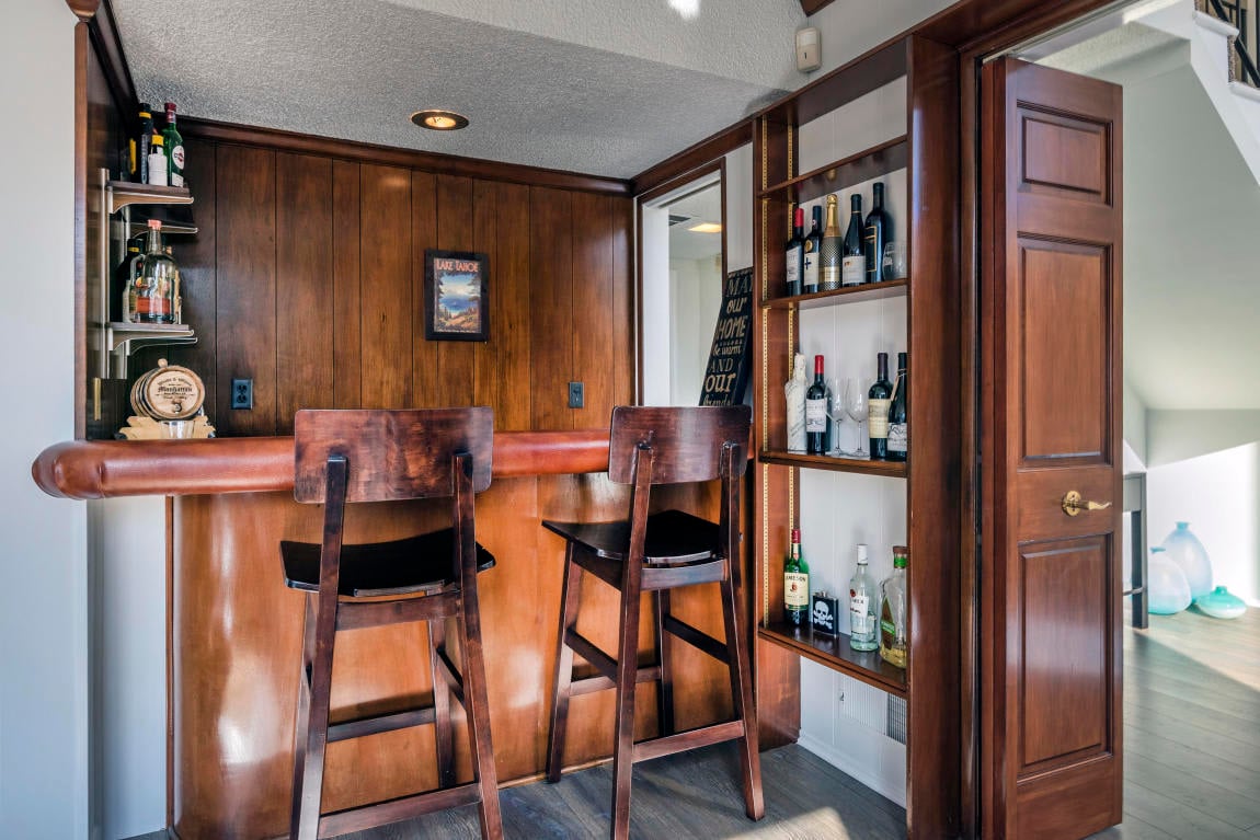 1290 Bel Air Dr