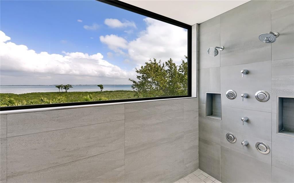 1580 Harbor Cay Lane