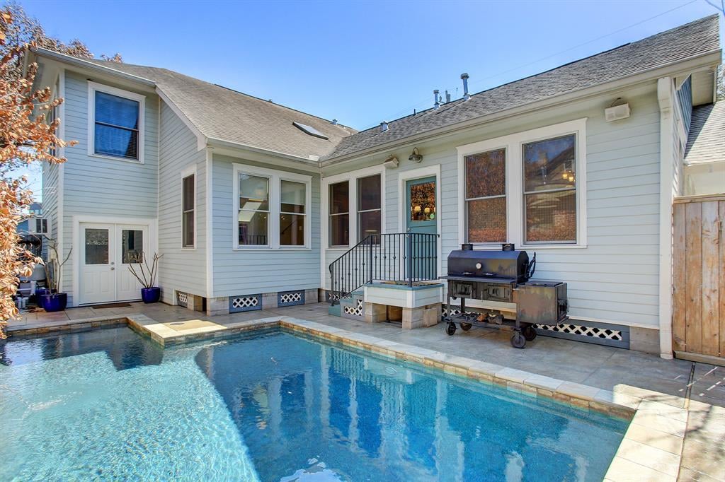 3402 Morrison St.
