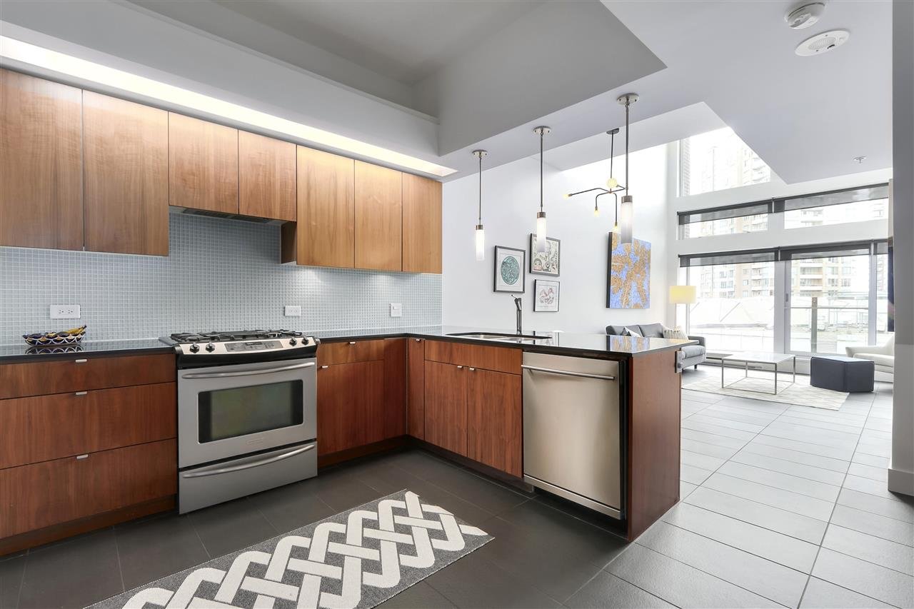 805-33 W Pender St