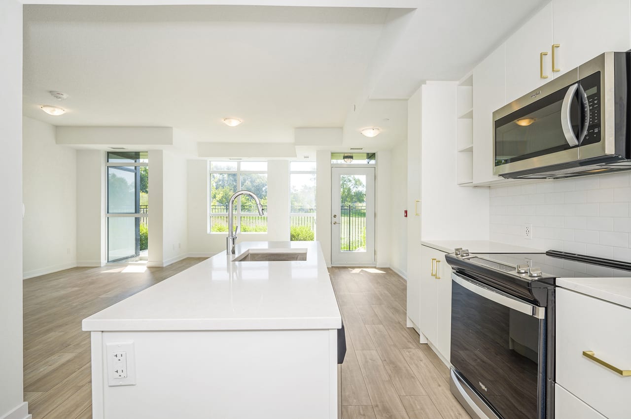 251 Manitoba St Unit: 117