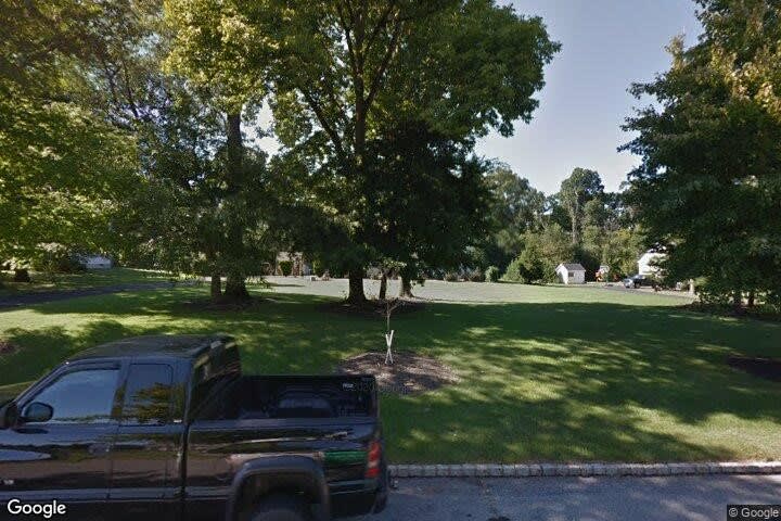 3 WESTON DR
