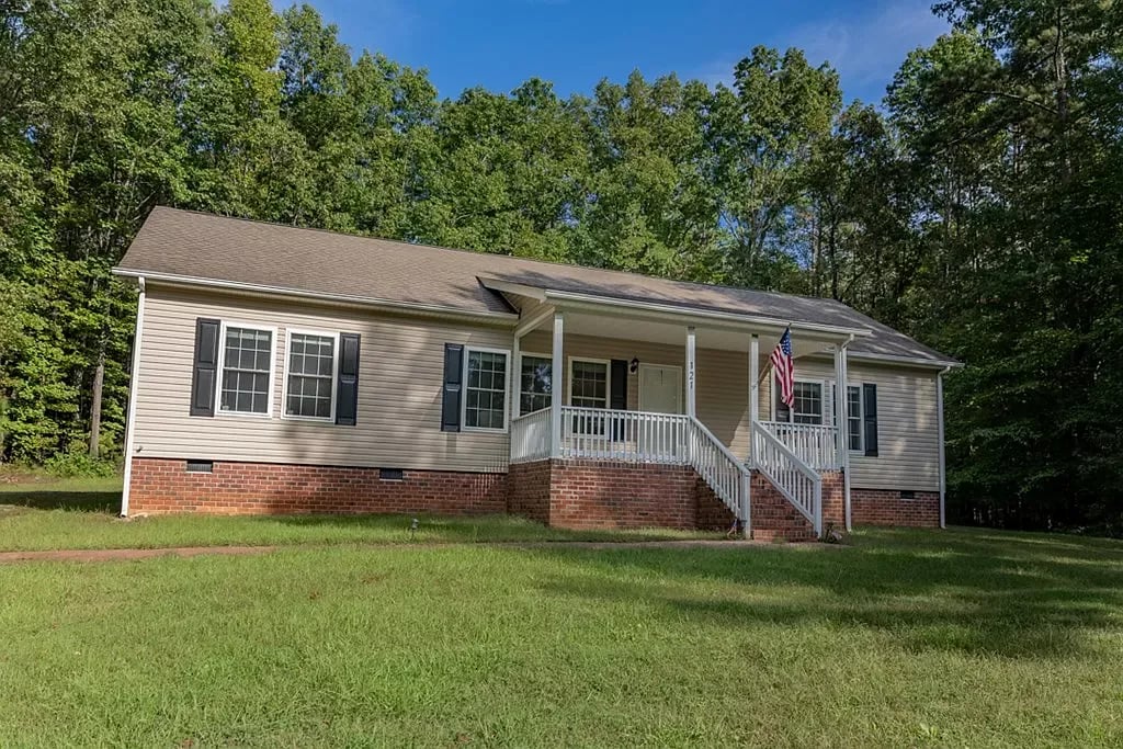 121 Plantation Dr