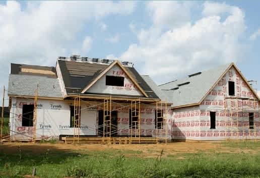 How Can a New Construction Specialist Help Me Customize My Dream Home?