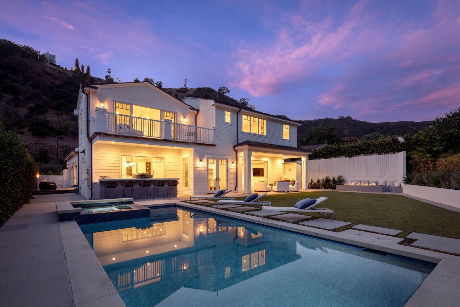 1608 San Ysidro Dr