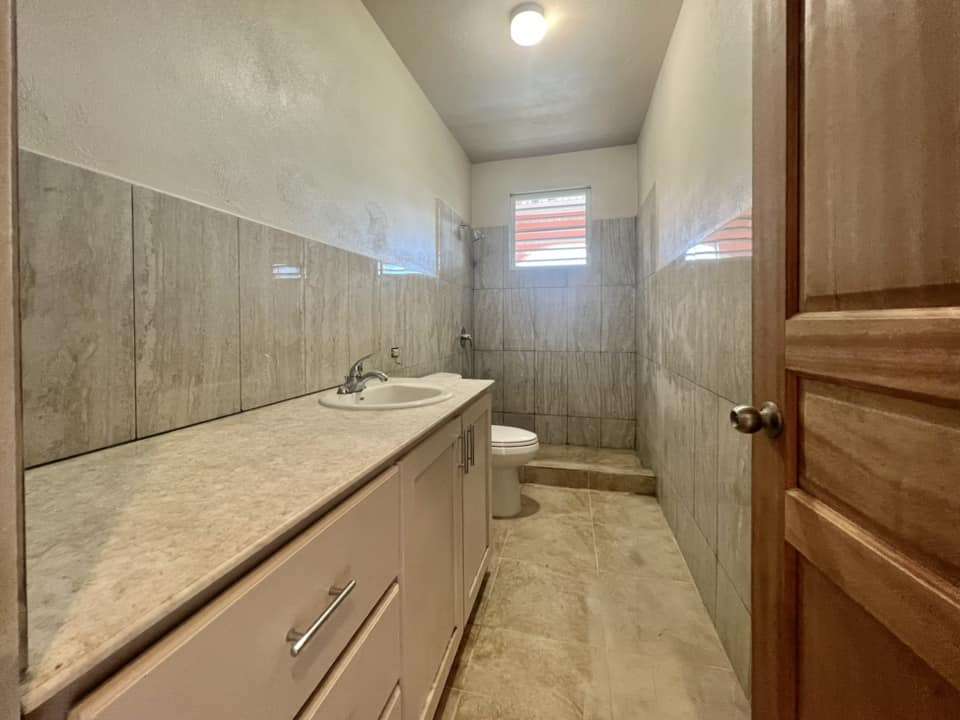 390 Hodges Creek 3 Bedroom Apartment