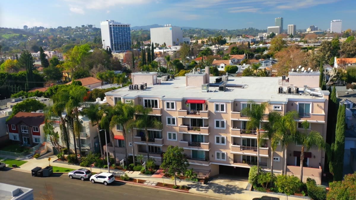4533 Vista Del Monte Ave 101 Sherman Oaks, CA
