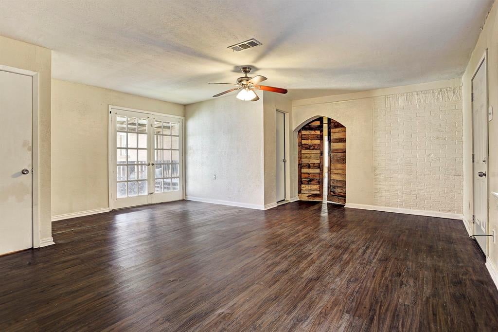 212 Harold Ln
