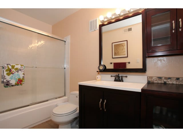 7105 Admiralty Ln