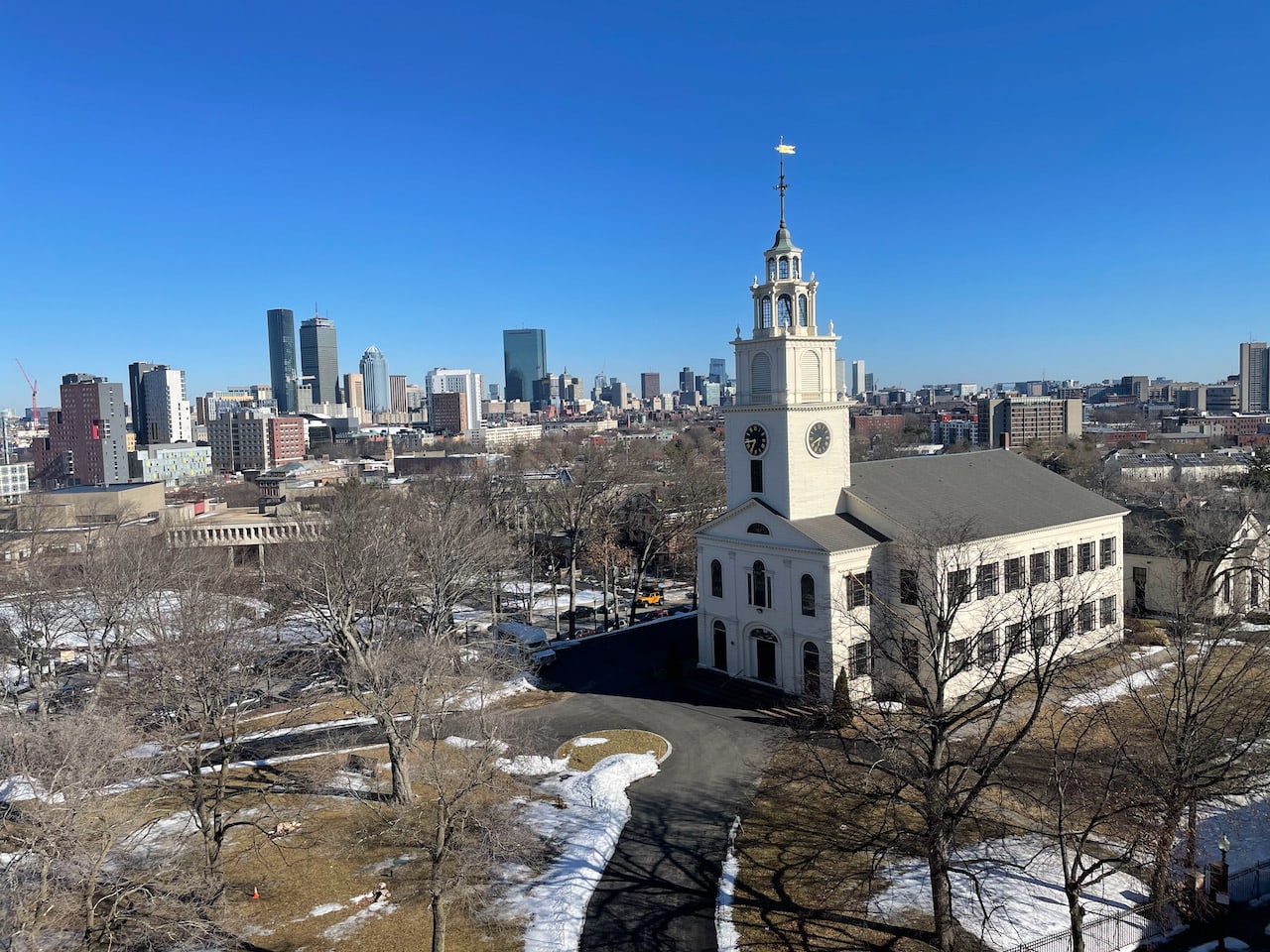 John Eliot Square - 2 Bed 1 Bath - w/ laundry, Pet Friendly, Parking and Common Roof Deck! 
