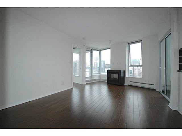 2902-188 Keefer Pl