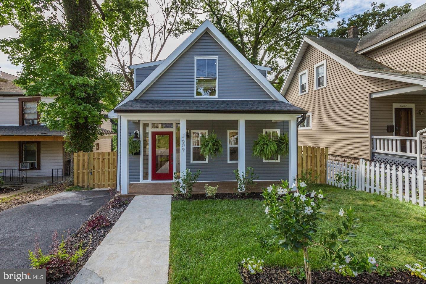 2609 Brentwood Rd NE