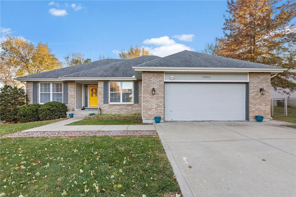 15435 Wellington Place Drive