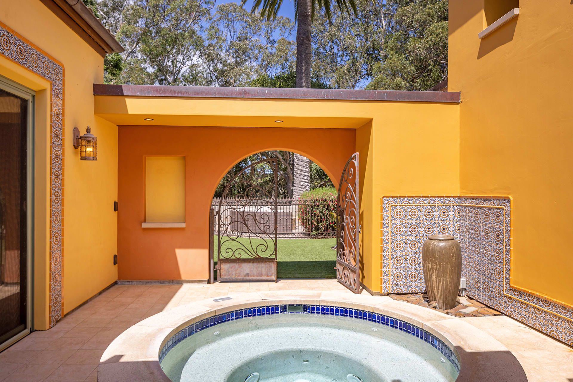 Santa Cruz Masterpiece - 1151 Scholl Lane